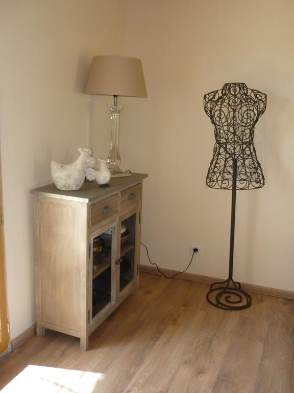 La Fontaine Des Noyers Villa Saint-Saturnin-d'Apt Ruang foto